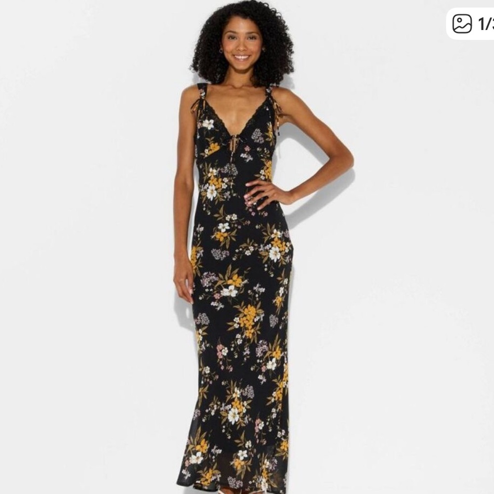 New..  Floral Maxi Dress Lace Detail 90’s Vibe